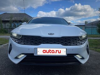 2020 Kia K5 III, белый, 3100000 рублей, вид 2