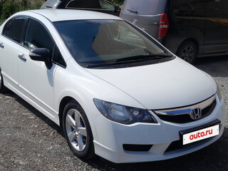 2010 Honda Civic VIII Рестайлинг, белый, 930000 рублей, вид 2