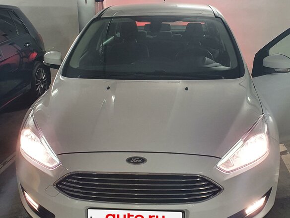 2018 Ford Focus III Рестайлинг, белый, 1200000 рублей - вид 3