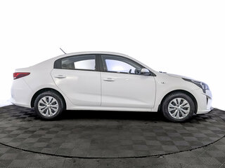 2021 Kia Rio IV Рестайлинг, белый, 1640000 рублей, вид 4