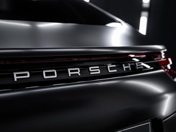 2020 Porsche Panamera 4 II, чёрный, 8100000 рублей - вид 11