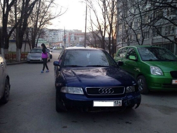 1997 Audi A4 I (B5) Рестайлинг, синий - вид 1