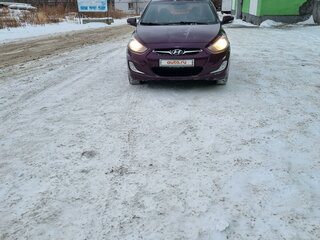 2011 Hyundai Solaris I, фиолетовый, 820000 рублей, вид 2