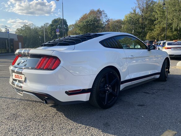 2015 Ford Mustang VI, белый, 2270000 рублей - вид 4