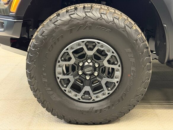 2026 Ford F-150 Raptor XIV Рестайлинг, зелёный, 18950000 рублей - вид 18