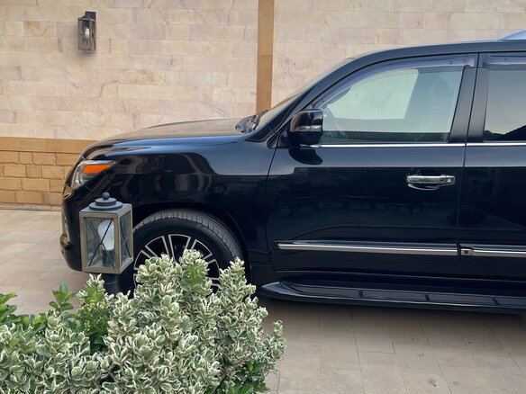 2015 Lexus LX 570 III Рестайлинг, чёрный, 5500000 рублей - вид 5