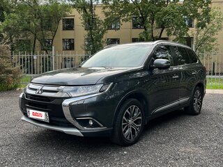 2015 Mitsubishi Outlander III Рестайлинг 2, серый, 2700000 рублей, вид 4