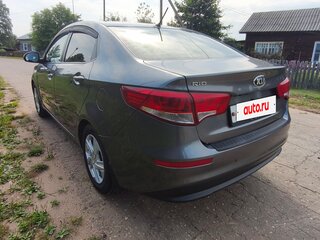 2016 Kia Rio III Рестайлинг, серый, 900000 рублей, вид 4