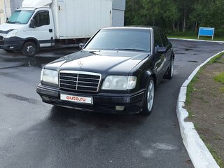 1994 Mercedes-Benz E-Класс 420 I (W124), фиолетовый, 2500000 рублей, вид 2
