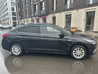 2017 Hyundai Solaris II, чёрный, 1100000 рублей, вид 4