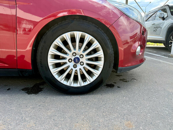 2013 Ford Focus III, красный - вид 5