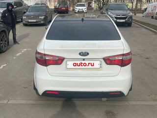 2014 Kia Rio 4-speed III, белый, 550000 рублей, вид 3