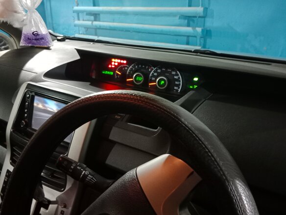 2010 Toyota Noah II (R70), серый, 1750000 рублей - вид 22