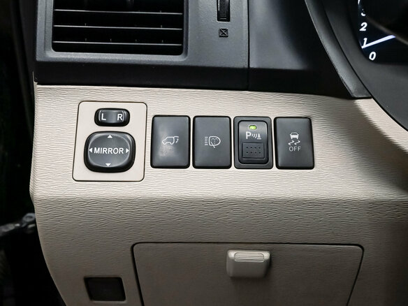 2013 Toyota Venza I Рестайлинг, чёрный, 1880000 рублей - вид 16