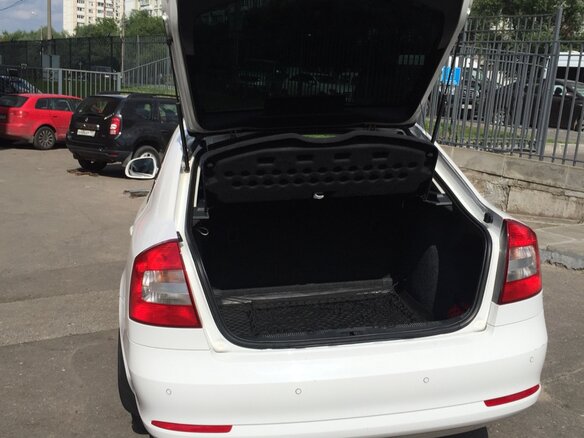 2012 Skoda Octavia II (A5) Рестайлинг, белый - вид 9