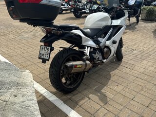 2016 Honda VFR 800, белый, 1000000 рублей, вид 4