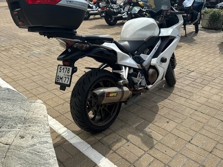 2016 Honda VFR 800, белый, 1000000 рублей, вид 4