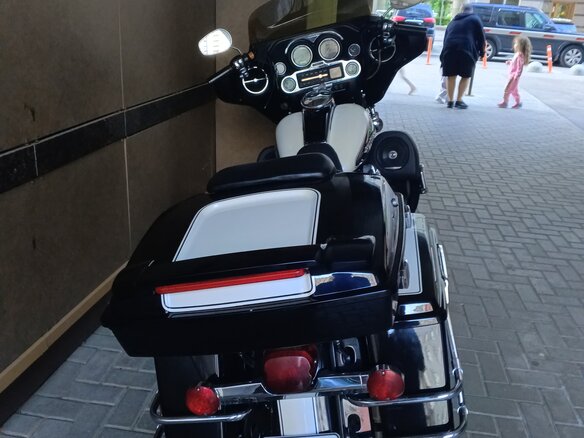 2005 Harley-Davidson Electra Glide, чёрный, 650000 рублей - вид 1