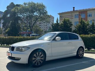 2011 BMW 1 серии 116i I (E81/E82/E87/E88) Рестайлинг, белый, 1000000 рублей, вид 2