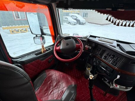 2003 Volvo VNL, пурпурный, 3200000 рублей, вид 2