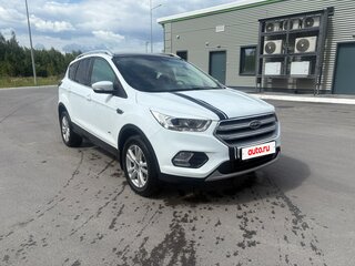 2017 Ford Kuga II Рестайлинг, белый, 1850000 рублей, вид 3