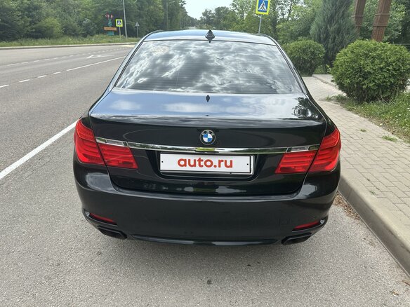 2012 BMW 7 серии Long 740Li V (F01/F02/F04), чёрный, 1700000 рублей - вид 4