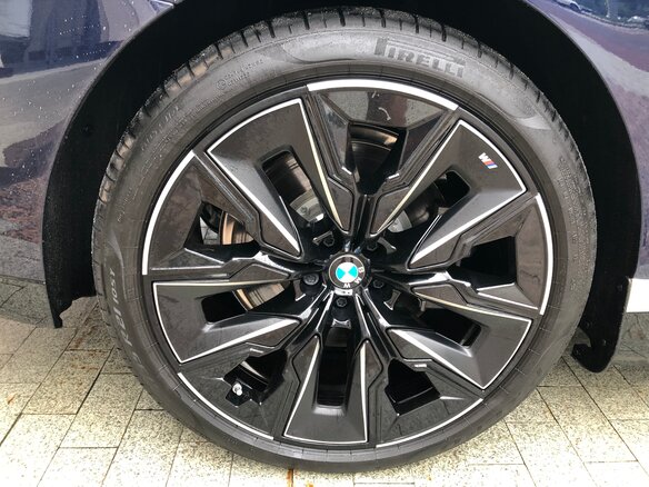 2022 BMW i7 xDrive60 I (G70), синий, 14900000 рублей - вид 30