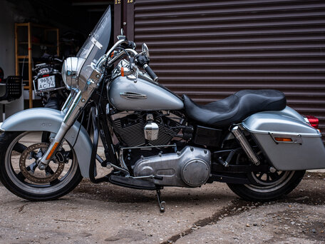 2011 Harley-Davidson Dyna Switchback, серебристый, 650000 рублей, вид 2