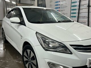 2016 Hyundai Solaris I Рестайлинг, белый, 1240000 рублей, вид 2