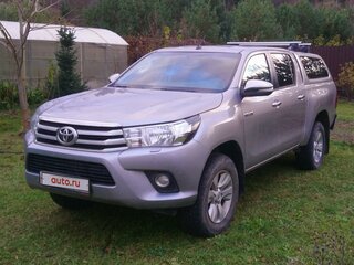 2015 Toyota Hilux VIII, серебристый, 4100000 рублей, вид 2
