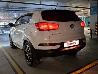 2015 Kia Sportage III Рестайлинг, белый, 1800000 рублей, вид 4