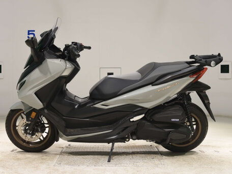 2024 Honda Forza, серый, 900000 рублей, вид 4