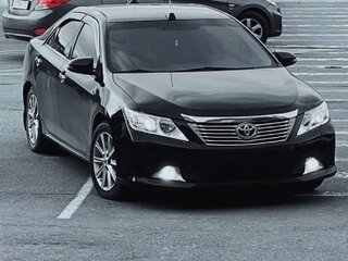 2013 Toyota Camry VII (XV50), чёрный, 2100000 рублей, вид 3