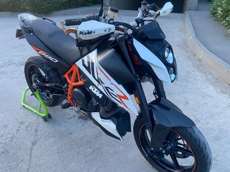 2011 KTM 690 Duke R, белый, 400000 рублей, вид 2