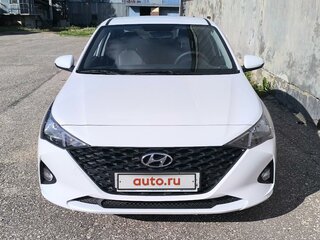 2022 Hyundai Solaris II Рестайлинг, белый, 1530000 рублей, вид 2