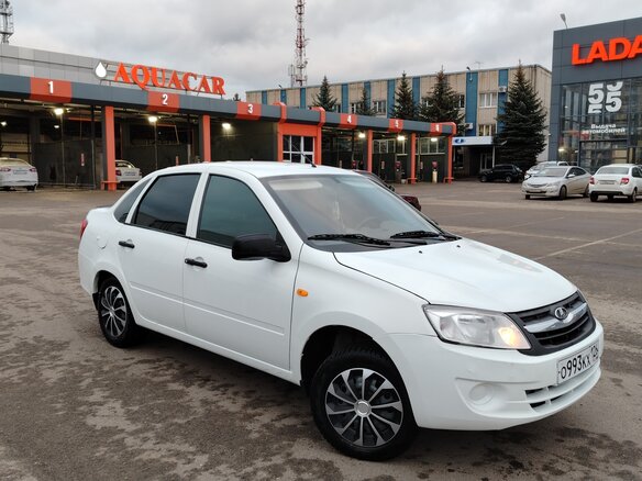 2014 Lada (ВАЗ) Granta I, белый, 399999 рублей - вид 2