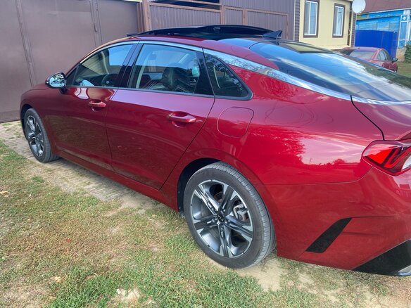 2020 Kia K5 III, красный, 2150000 рублей - вид 12