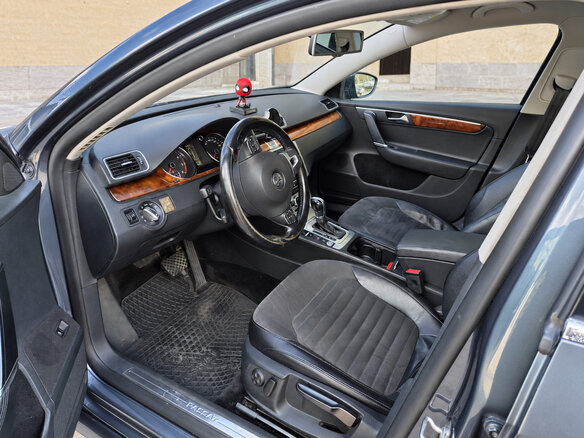 2012 Volkswagen Passat B7, серый, 1099000 рублей - вид 7