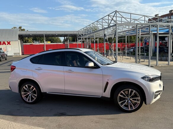 2016 BMW X6 M50d II (F16), белый - вид 2