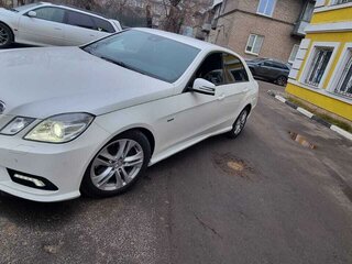 2011 Mercedes-Benz E-Класс 200 5G-Tronic IV (W212, S212, C207), белый, 1530000 рублей, вид 1
