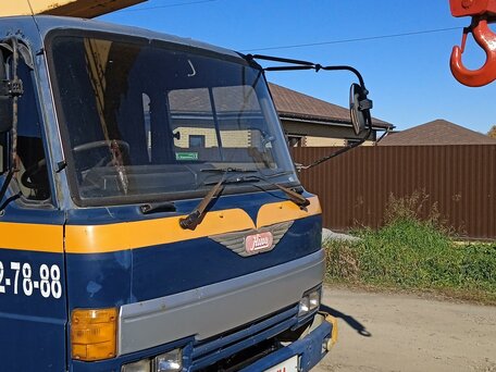 1988 Hino Автокран, синий, 3000000 рублей, вид 2
