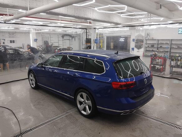 2020 Volkswagen Passat B8 Рестайлинг, синий, 2275000 рублей - вид 16