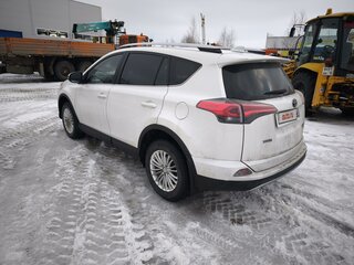 2018 Toyota RAV4 IV (XA40) Рестайлинг, белый, 2400000 рублей, вид 3