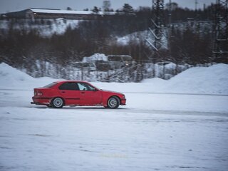 1991 BMW 3 серии 318i III (E36), красный, 500000 рублей, вид 2