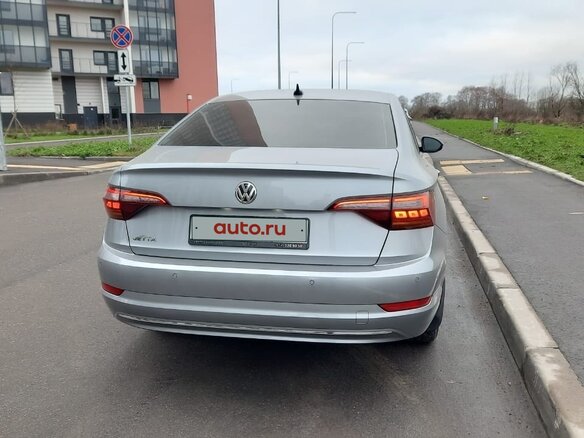 2020 Volkswagen Jetta VII, серый, 2400000 рублей - вид 2