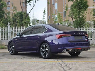 2023 Skoda Octavia IV (A8), фиолетовый, 1810013 рублей, вид 4