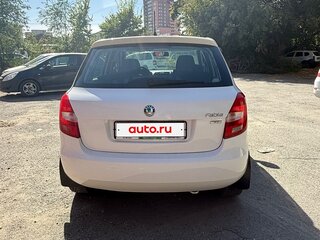 2012 Skoda Fabia II Рестайлинг, белый, 570000 рублей, вид 4