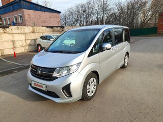 2017 Honda Stepwgn V, серебристый, 1900000 рублей, вид 1