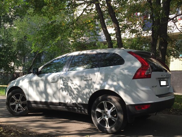 2012 Volvo XC60 I, белый - вид 2