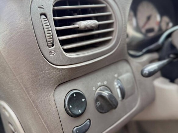 2001 Dodge Caravan 3-speed IV, пурпурный, 600000 рублей - вид 15